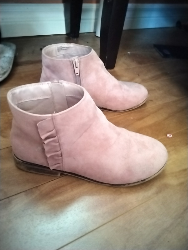 Pink low boots in Women's - Shoes in Moncton - Image 2