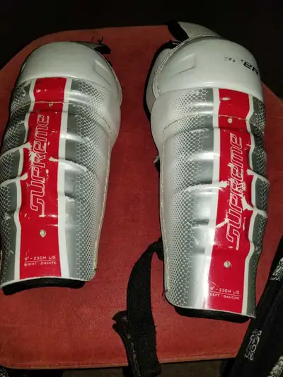 Junior L (23cm) shin guards, View more