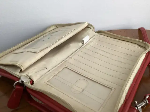 Nine West Wallet in Bags & Luggage in Mississauga / Peel Region - Image 4