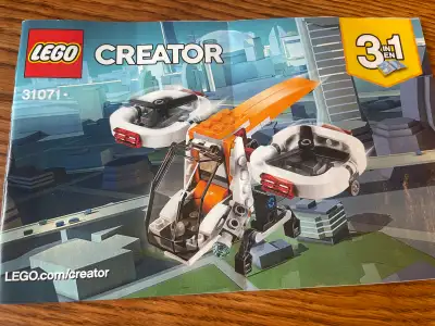 Take to the skies with this cool used LEGO Creator Propeller Plane, model 31071! This versatile 3-in...