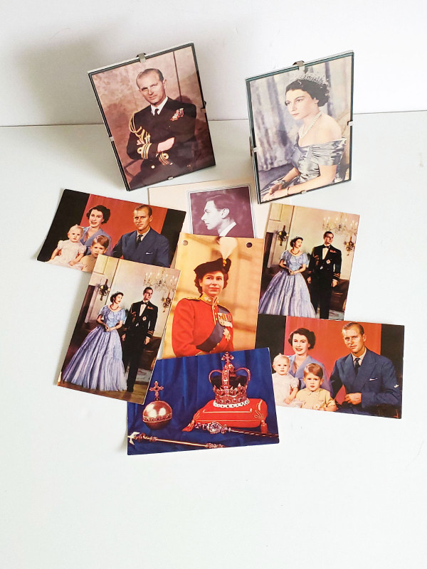 HRM Queen Elizabeth 11, Royalty, Framed in Arts & Collectibles in St. Catharines - Image 2