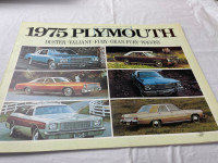 VINTAGE 1975 PLYMOUTH FULL LINE 24 PAGE BROCHURE #M1571