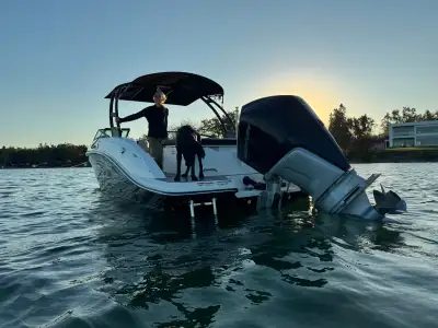 Purchased new from Pride Marine, Orillia, ON. Delivered late April 2025 — one season of freshwater u...