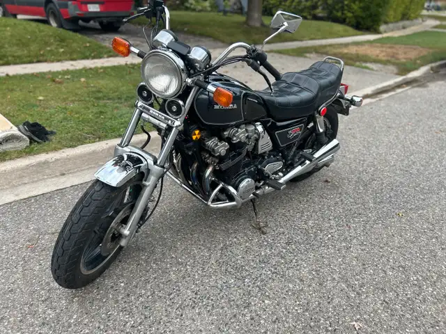 Honda CB1000 Custom 1983 Rare Vintage Motorcycle in Street, Cruisers & Choppers in Mississauga / Peel Region - Image 6