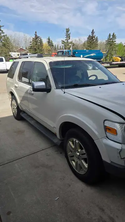 2006 explorer Run drives stops. 4x4 sun roof V8
