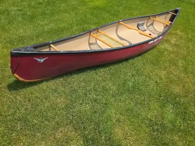 15 foot Bob Special model made of sturdy and liteweight Royalex Lite material [Royalite]. Great for...