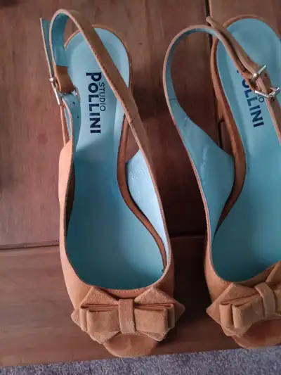 Women's shoes, View more