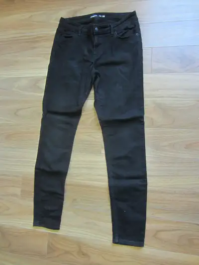 OLD NAVY SUPER SKINNY BLACK JEANS - SIZE 6, View more