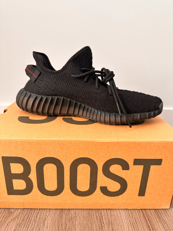 Yeezy boost 350v2 core black bread  size us10 dans Chaussures pour hommes  à Laval/Rive Nord - Image 2