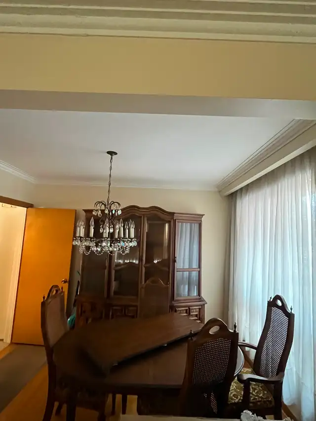Dining room table with 4 chairs and matching hutch. in Dining Tables & Sets in City of Toronto - Image 4
