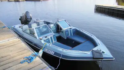 SWEET 1987 VANGUARD PHANTOM FISH & SKI BOWRIDER BOAT WITH 115 MERCURY Hello & Welcome ..Up for sale...