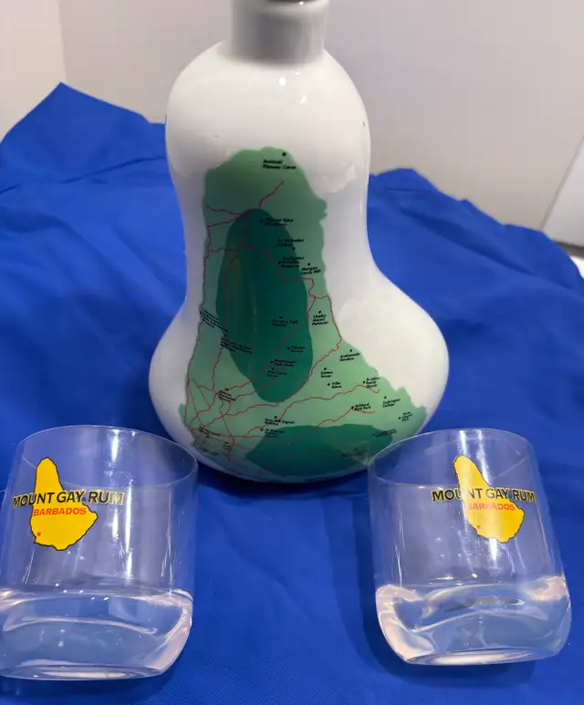 Barbados Glass Decanter and 2 Drinking Glasses in Kitchen & Dining Wares in Bridgewater - Image 2