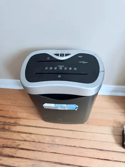 Omnitech 10-Sheet Cross-Cut Paper Shredder