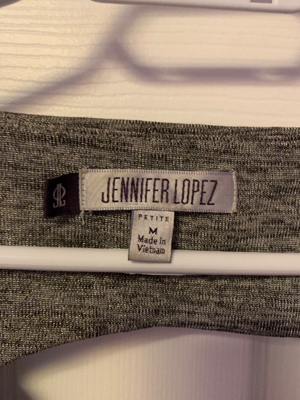 JLO by Jennifer Lopez Size Medium in Women's - Dresses & Skirts in St. Catharines - Image 2