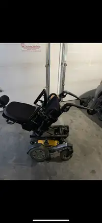 Quantum Rival Powered Scooter