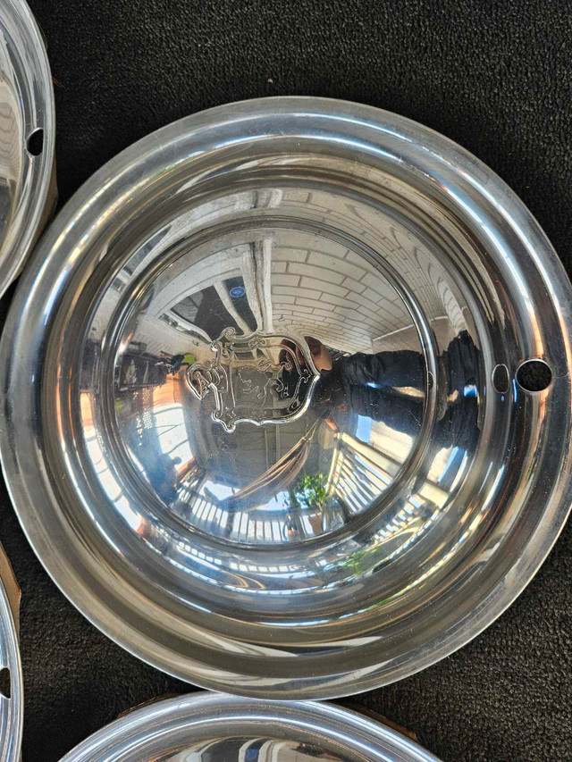 Vintage hubcaps  in Arts & Collectibles in City of Toronto - Image 2