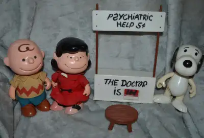 Vintage Peanuts Psychiatric Booth Playset Charlie Brown 1966, View more