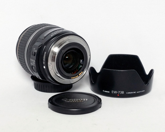 Canon EF-S 17-85mm 1:4-5.6 IS USM Zoom Lens $150.00 in Cameras & Camcorders in Markham / York Region - Image 3