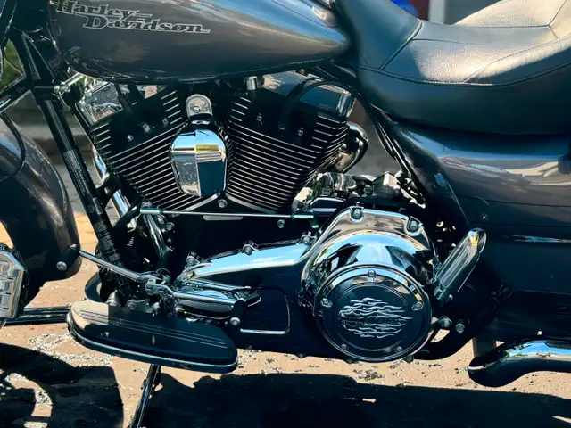 Harley-Davidson Street Glide Special FLHXS 2014 in Touring in Laval / North Shore - Image 9
