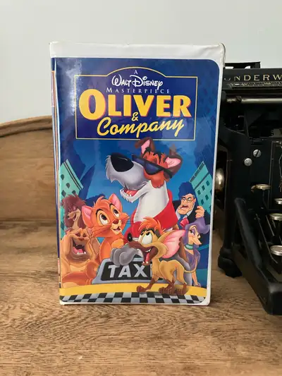 Disney Oliver & Company VHS