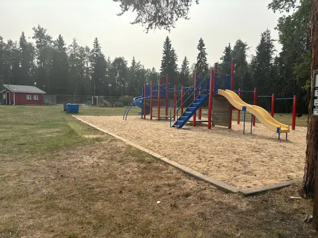 3-Season Cabin at Greig Lake – Priced to Sell! $250,000 in Houses for Sale in Meadow Lake - Image 10