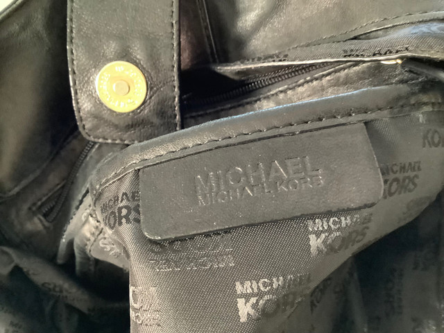 Sac à main Michael kors  dans Femmes - Sacs et portefeuilles  à Laval/Rive Nord - Image 3