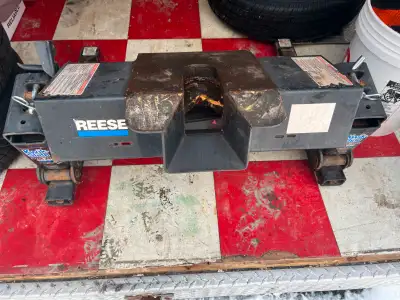 $250 obo. cash talks etc etc. all reese fifth wheel hitches feature a two-jaw locking system for max...