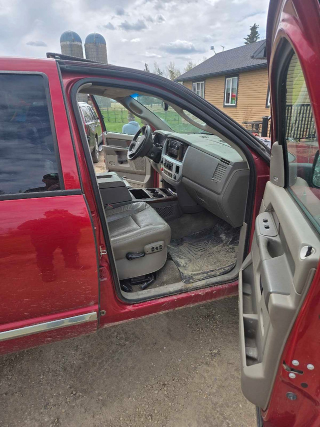 2008 dodge 2500 in Cars & Trucks in Red Deer - Image 3
