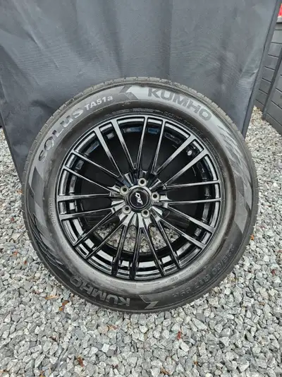 4 pneus d'ete 17 pouces sur jantes DAI Pneus: Kumho 225/60 R17 Mags: 5 trous 5x100 com Etait sur Sub...