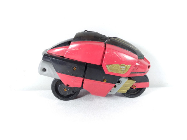 1999 Saban's Power Rangers Lost Galaxy Red Capsular Cycle in Arts & Collectibles in Moncton - Image 4