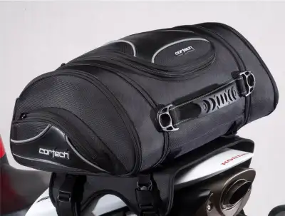 Capacité de 24 litres : 13,4 x 14,2 x 7,5 po (L. x l. x P.). Base en néoprène amovible, doublure int...