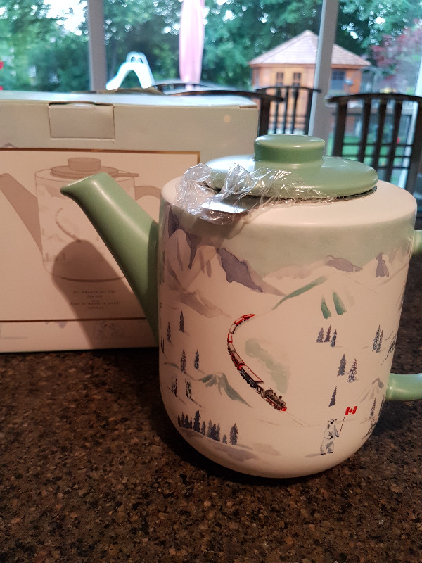 Indigo Polar Express Teapot in Kitchen & Dining Wares in Mississauga / Peel Region