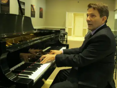 VALENTINE'S DAY-PIANIST Your Acoustic Piano or my Portable Piano, View more