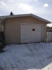 Single Garage for Rent in Dalhousie NW Calgary