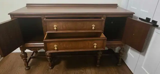 Antique Buffet in Hutches & Display Cabinets in Oshawa / Durham Region - Image 3