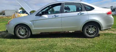 2011 ford focus 235k Runs excellent, good motor good transmission Rocker panels rotted out Needs whe...