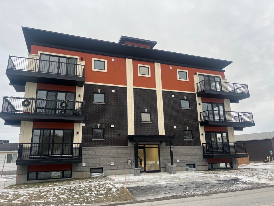 2 Bedroom Apartment in Kemptville 1