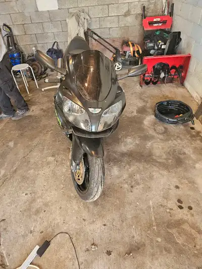 Very clean reliable bike only selling because I have a kod in the way now girlfriend wants me to get...