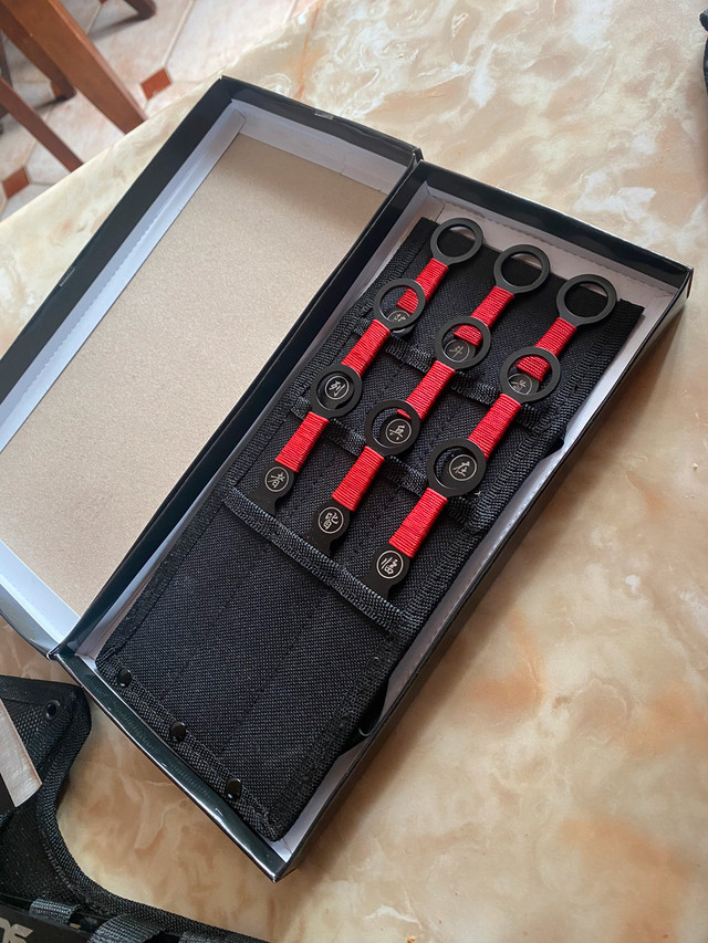 Tomahawk x3, Épée de combat x2 et couteau de lancer x9 | Loisirs et ...