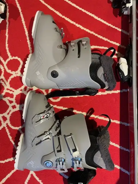 Rossignol Women's Pure 80 Flex Ski Boots in Ski in Markham / York Region - Image 4