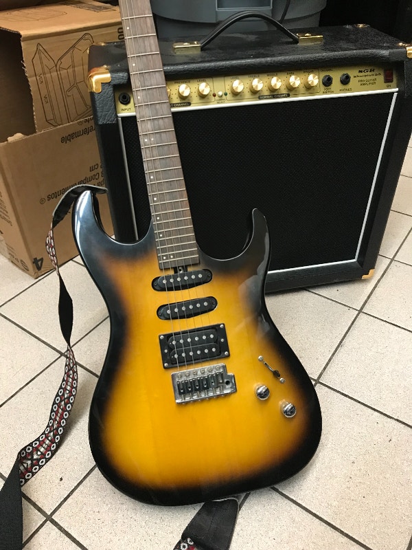 Guitar with amp speakers on sale Guitars City of Halifax Kijiji