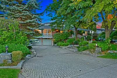 Luxury 5 Bed 4 Bath detached home in Pickering, ON for rent