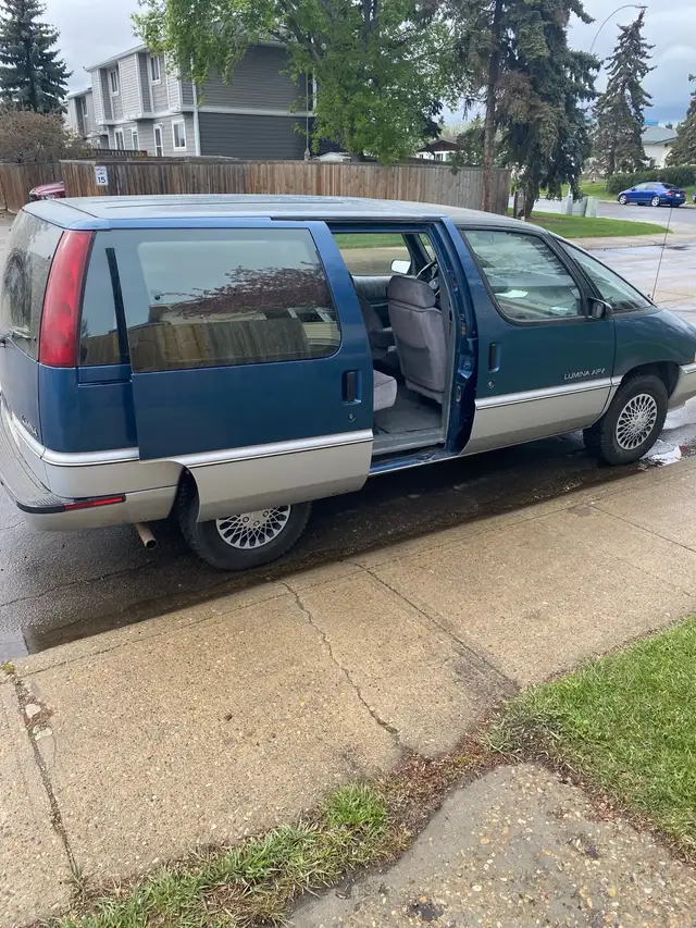 1990 Lumina Van571064720084838401
