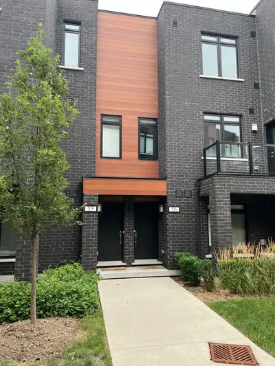 Townhome Available for Rent in Richmond Hill, Yonge / 16th Ave