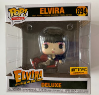 Elvira on Red Sofa Funko Deluxe POP! MIB Hot Topic Exclusive