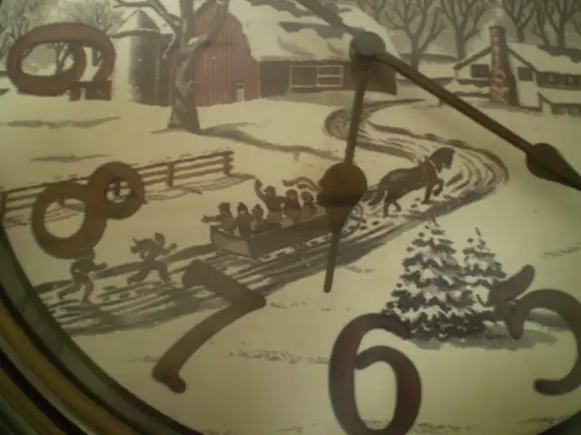 Holiday Clock- Outdoor Sleigh Ride Farm Scene-Plays Carols-$20 in Holiday, Event & Seasonal in Winnipeg - Image 3