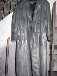 FULL LENGTH LEATHER JACKET! MINT CONDITION!