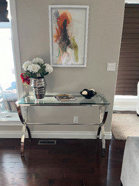 Accent table