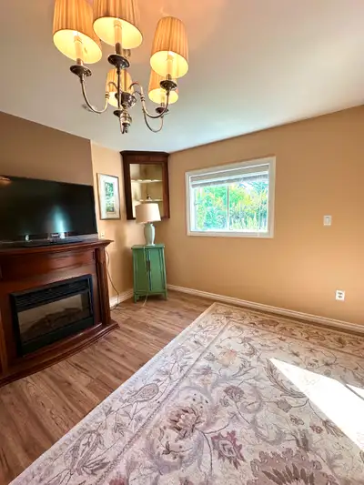 Spacious & Serene Metchosin Suite and Yard, near Beach