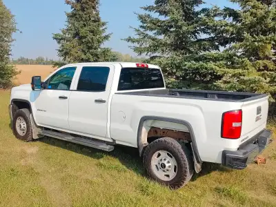 2016 GMC SIERRA 2500HD, 4X4, 6.0L QUAD-CAB TRUCK, POWER LOCKS, POWER WINDOWS, AC, CRUISE, 4X4, CB RA...
